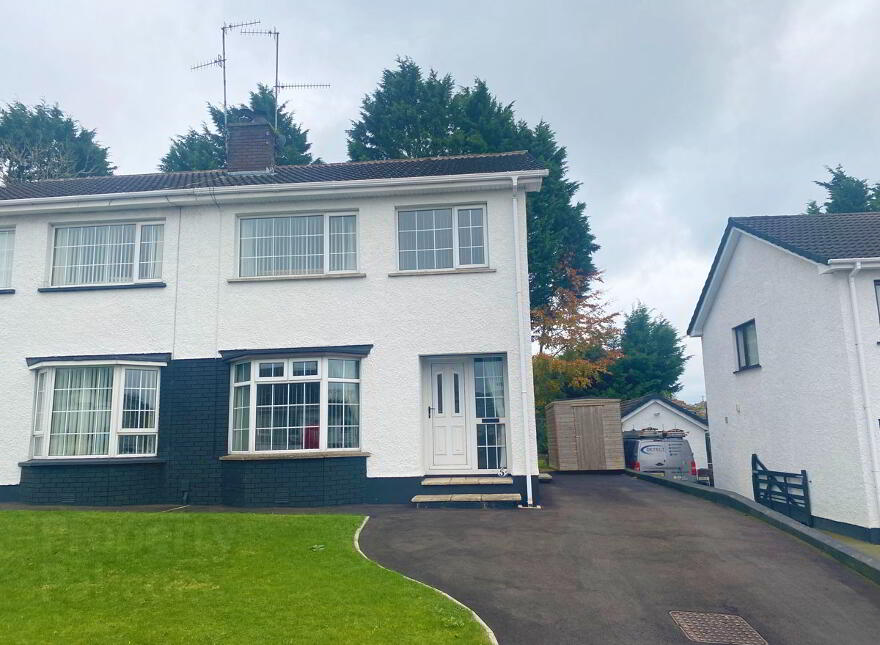 5 Whyte Acres, Banbridge, BT32 4HZ photo