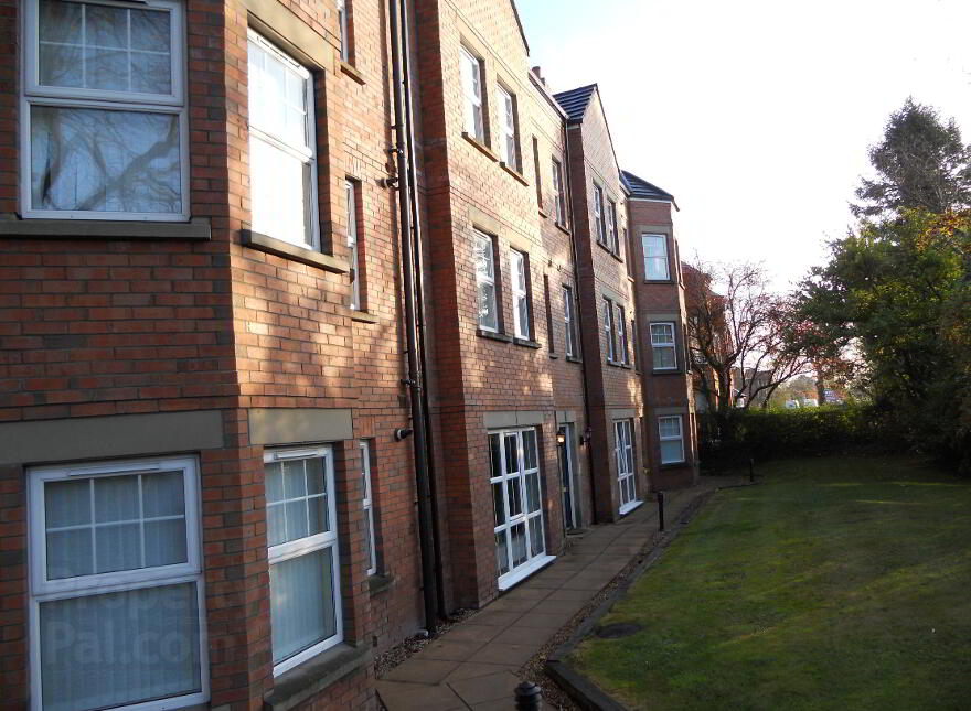 Apt 8 0rmiston Villas, 1b 1b Ormiston Crescent, Flat 8, Belfast, BT4 3JP photo