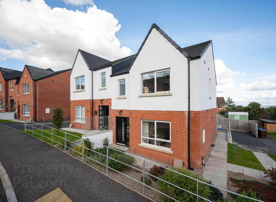 21 Mount Gilbert, Belfast, BT13 3XH photo