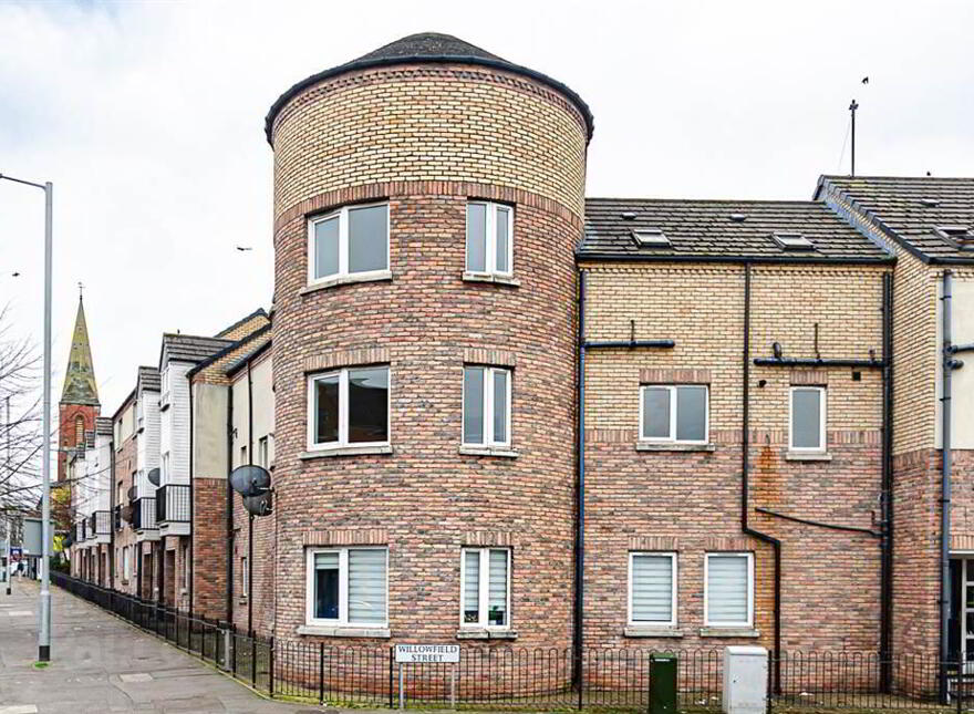 27 Kingscourt Close, Woodstock/ Castlereagh, Belfast, BT6 9AP photo