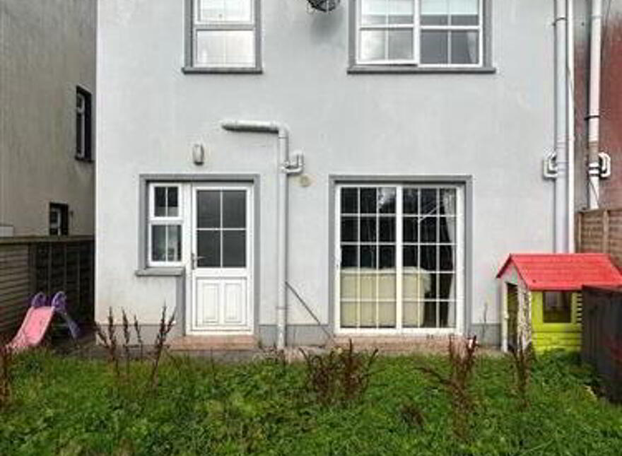 4 Castlecourt, Ballaghaderreen, F45XN81