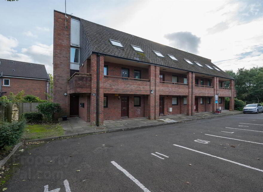 6 Rugby Court, Belfast, BT7 1PN photo