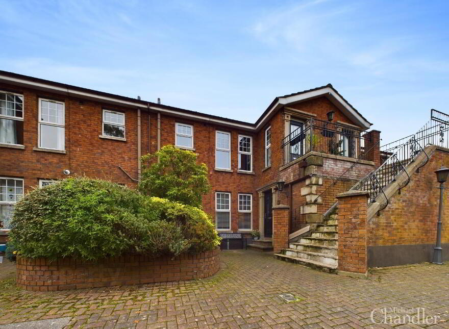 65 Ballylenaghan Park, Belfast, BT8 6WR photo