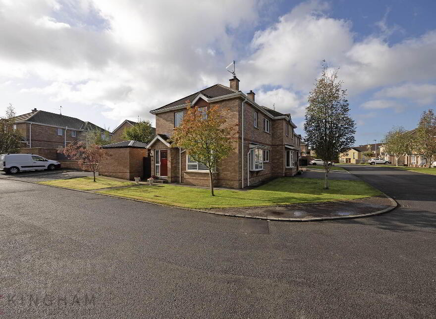 39 Fox`s Glen, Lurgan, Craigavon, BT67 9ER photo