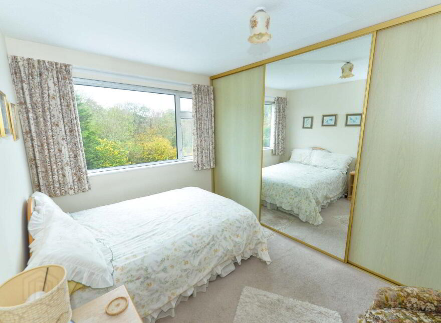 30 Gilnahirk Crescent, Belfast, BT5 7DU