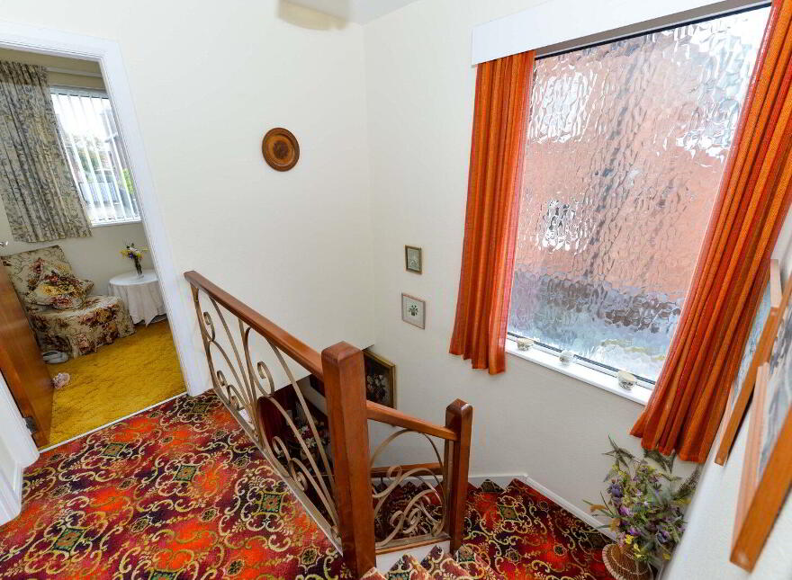 30 Gilnahirk Crescent, Belfast, BT5 7DU
