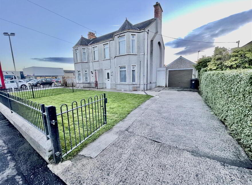 27 Portaferry Road, Newtownards, BT23 8NN photo