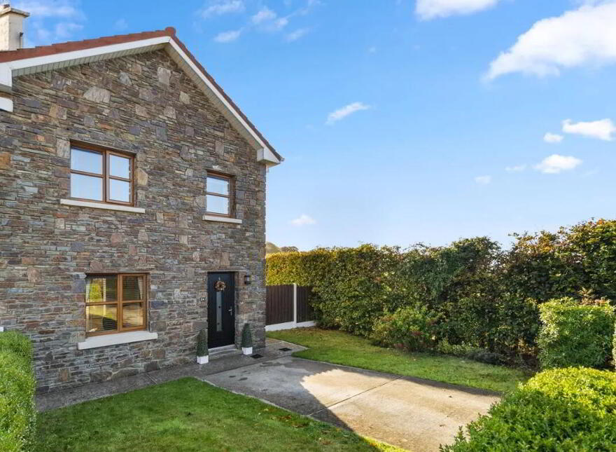 24 Woodview Lawn, Midleton photo