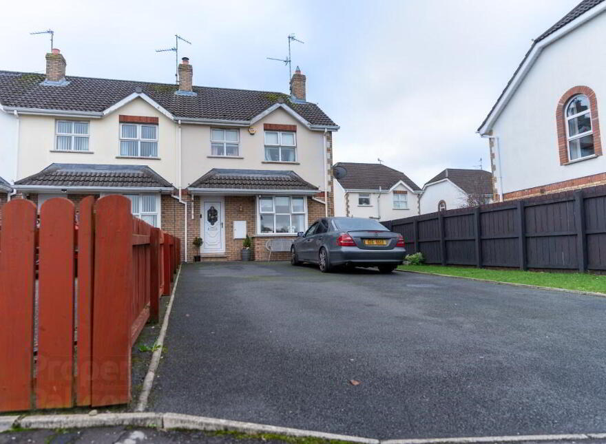 70 Carrigart Manor, Lurgan, BT65 5ET photo