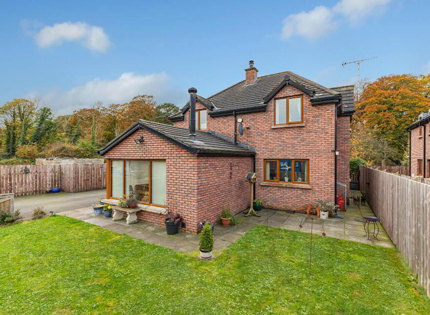 1b Rowallane Close, Saintfield, Ballynahinch, BT24 7PA photo