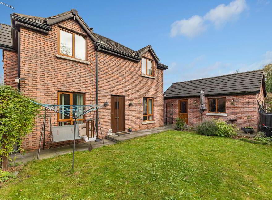 1b Rowallane Close, Saintfield, Ballynahinch, BT24 7PA photo