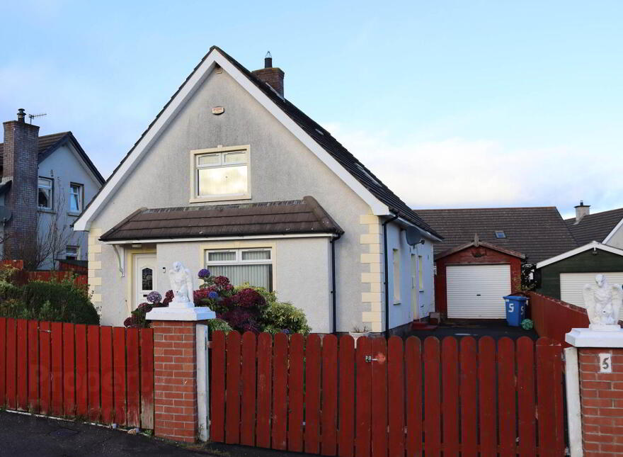 5 Whitepark Drive, Ballycastle, BT54 6WG photo