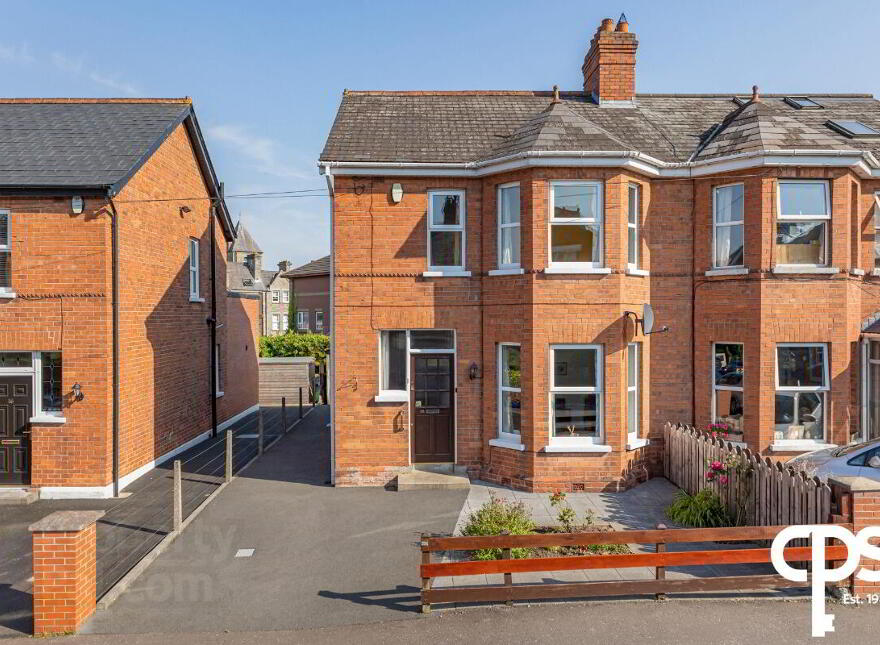 18 Ailesbury Road, Belfast, BT7 3FH photo