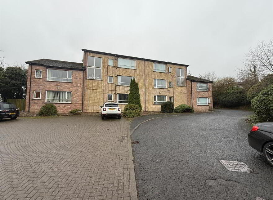 6 Holly Manor, Hightown Road, Newtownabbey, BT36 7XU photo