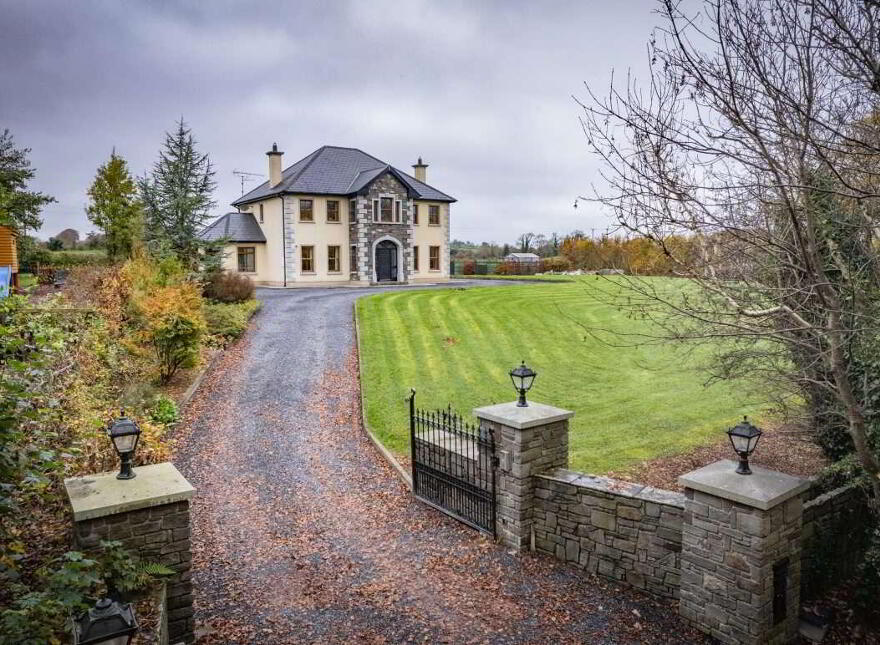 Leitrim, Mullagh Cavan, A82R6X4 photo