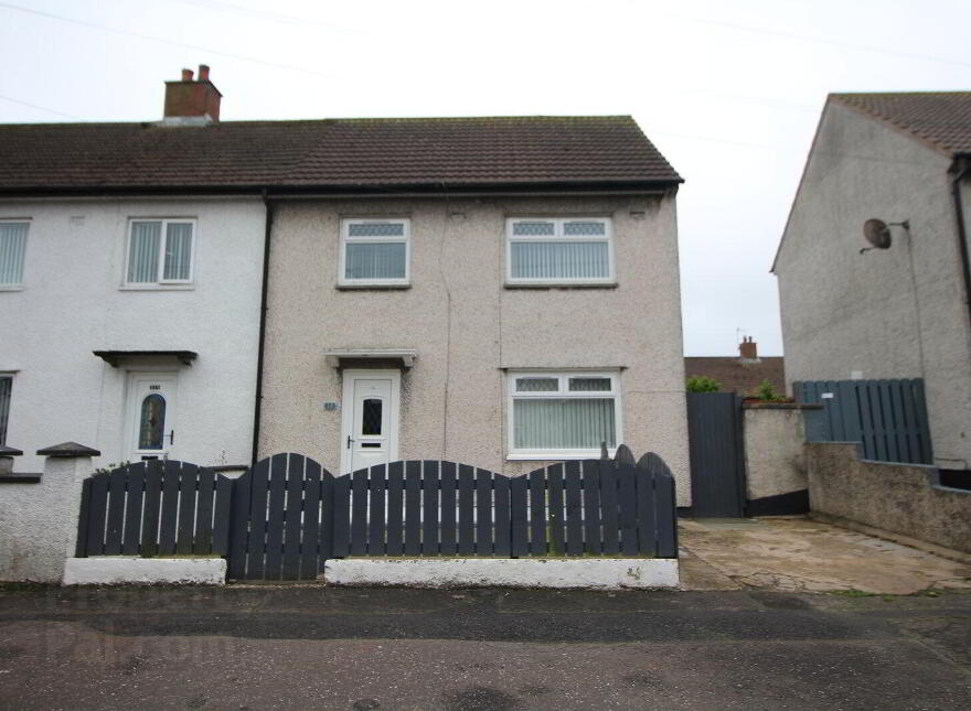 13 Chichester Square, Carrickfergus, BT38 8JU photo