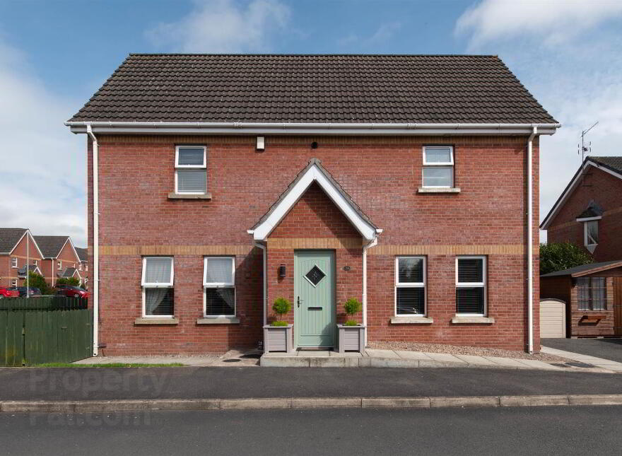 34 Oak Grove, Banbridge, BT32 3GT photo