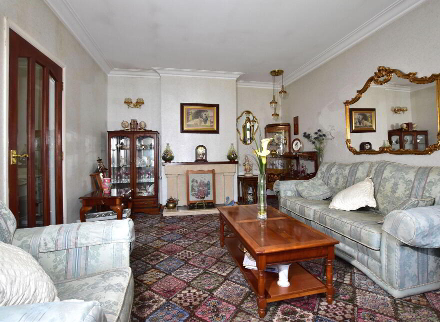 19 Killeaton Crescent, Dunmurry, Belfast, BT17 9HB