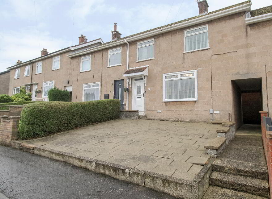 10 Woodview Place, Braniel, Belfast, BT5 7PD photo