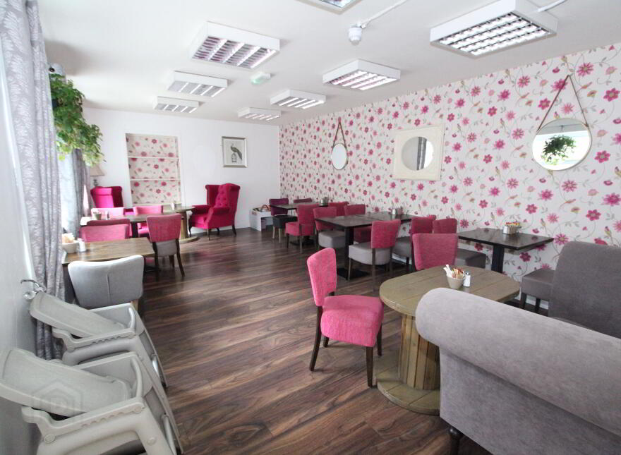 14a Market Square, North, Lisburn, BT28 1AF