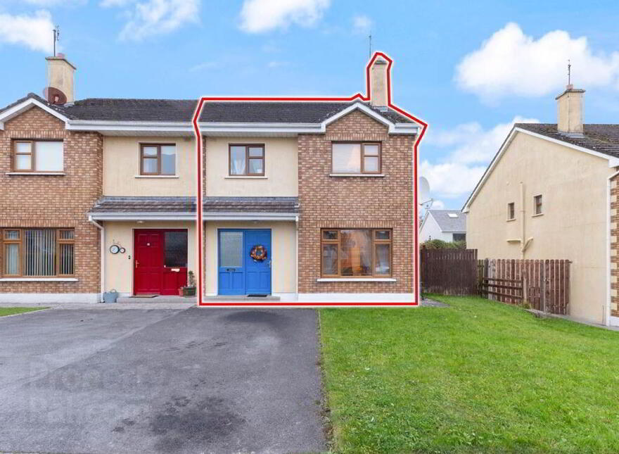 18 Cornaroya Manor, Ballinrobe, F31W306 photo