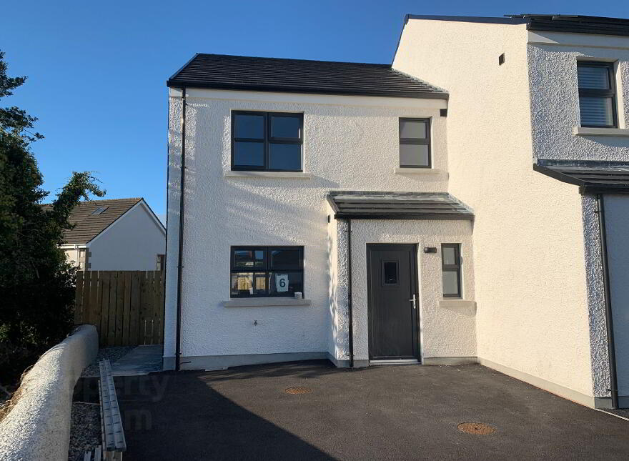 6 Old Church Court, Kilkeel, BT34 4FR photo