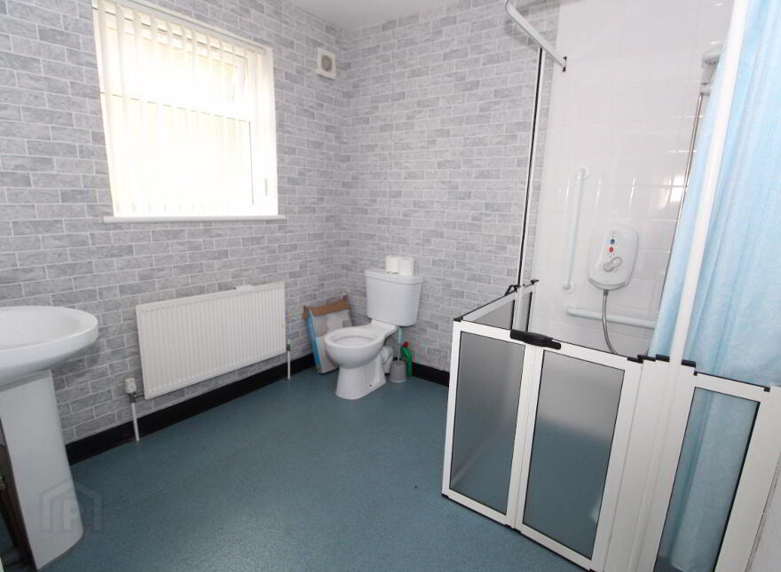 16 Hornbeam Road, Dunmurry, Belfast, BT17 9DW