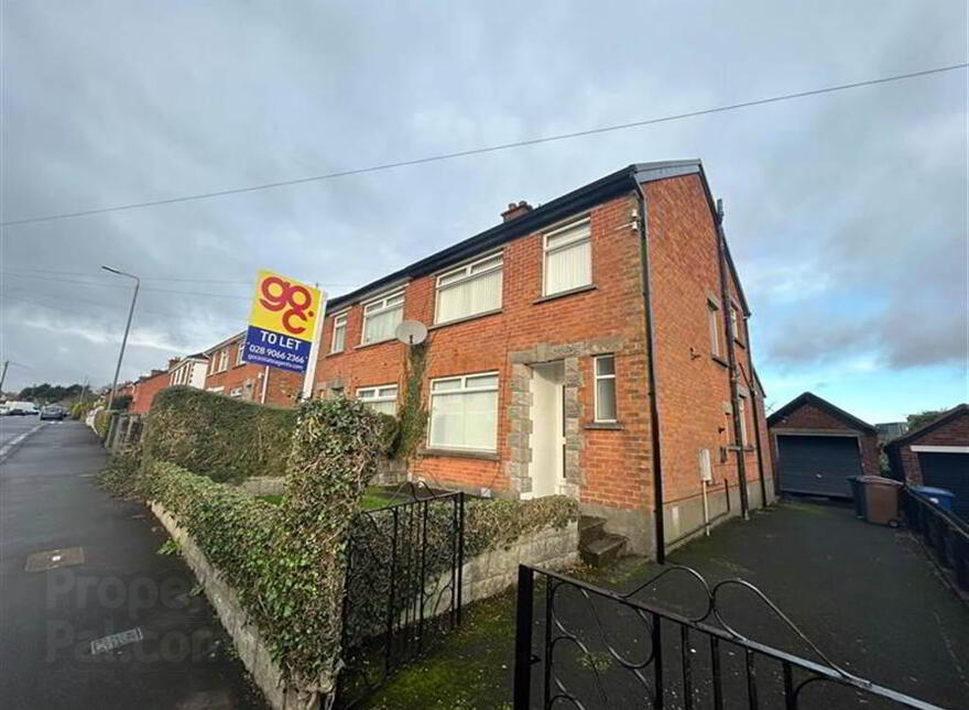 42 Cricklewood Park, Stranmillis, Belfast, BT9 5GW photo