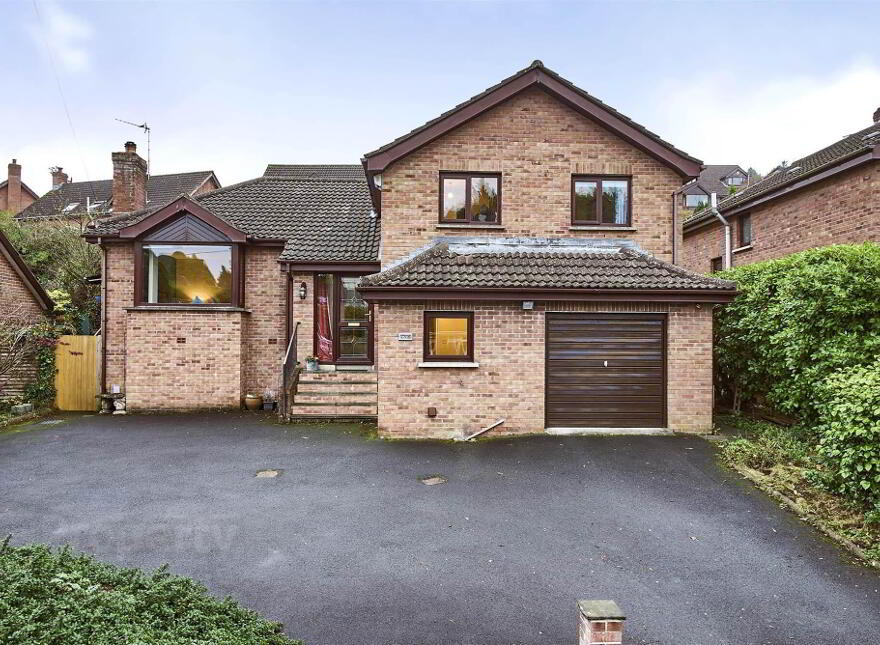 196 Gilnahirk Road, Belfast, BT5 7QR photo