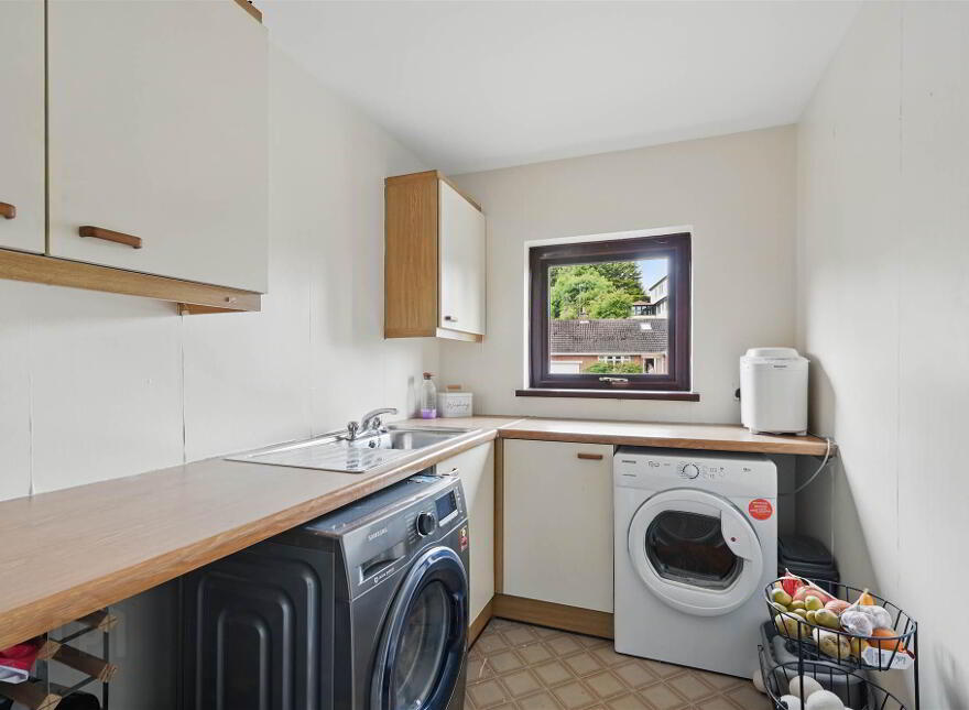 196 Gilnahirk Road, Belfast, BT5 7QR
