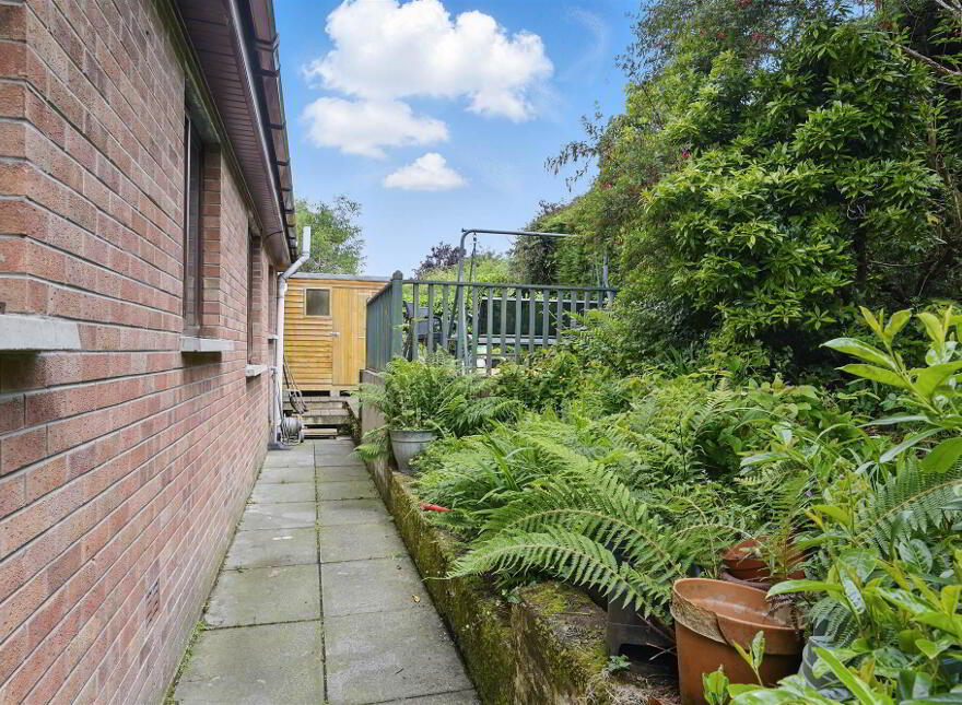 196 Gilnahirk Road, Belfast, BT5 7QR