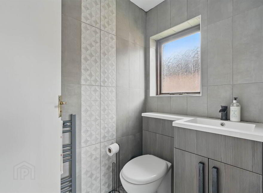 196 Gilnahirk Road, Belfast, BT5 7QR
