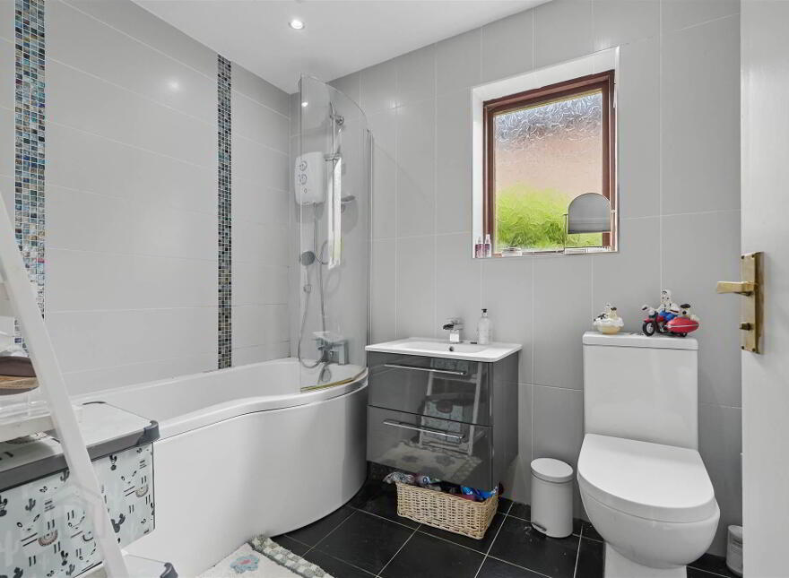 196 Gilnahirk Road, Belfast, BT5 7QR
