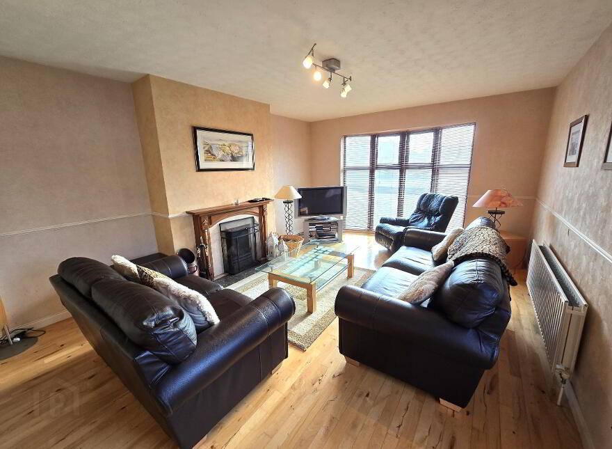 16 Bushfoot Drive, Portballintrae, Bushmills, BT57 8YW