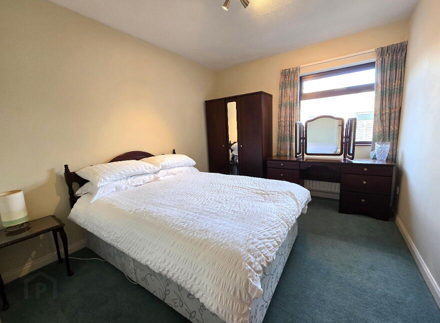 16 Bushfoot Drive, Portballintrae, Bushmills, BT57 8YW