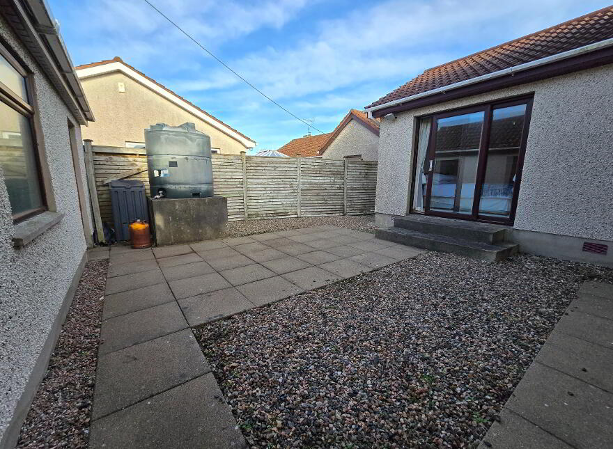 16 Bushfoot Drive, Portballintrae, Bushmills, BT57 8YW