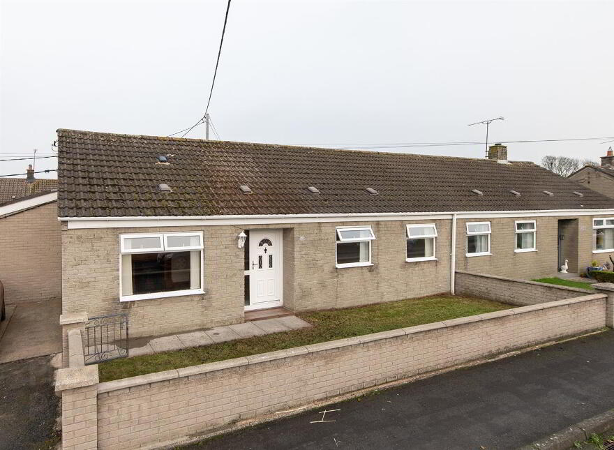 44 Marian Park, Ballykinler, Downpatrick, BT30 8DJ photo