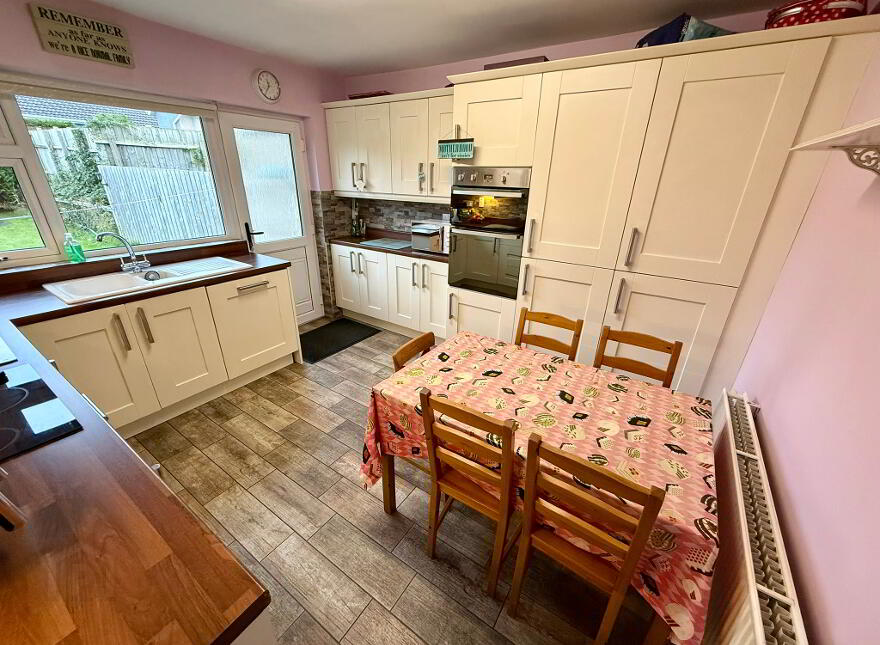 1 Riverside Park, Altnagelvin, L'Derry, BT47 3RU
