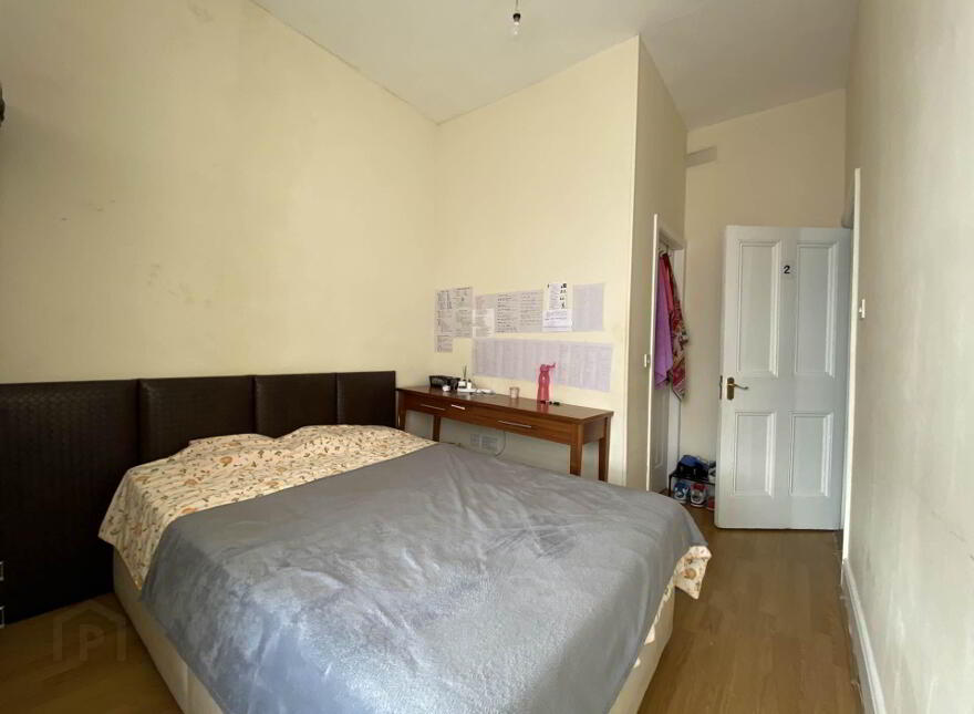 5 Catherine Place