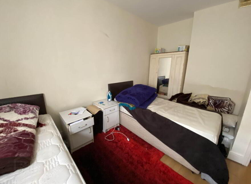5 Catherine Place