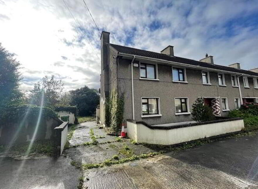 226 St Brendan's Park, Tralee, Kerry, V92C8NH photo