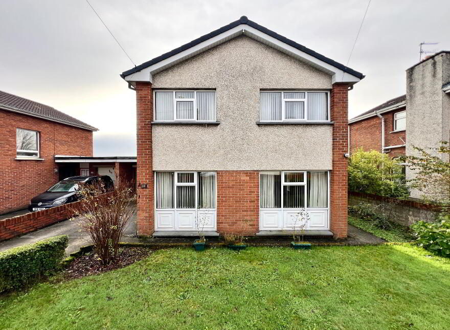 15 Ballynasilloe Avenue, Kingsfort Park, Derry, BT48 7SU photo