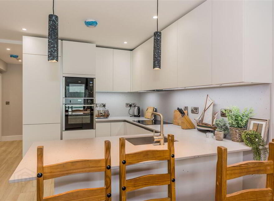 No, 14 Les Mouettes, Crookhaven, West, P81XY43