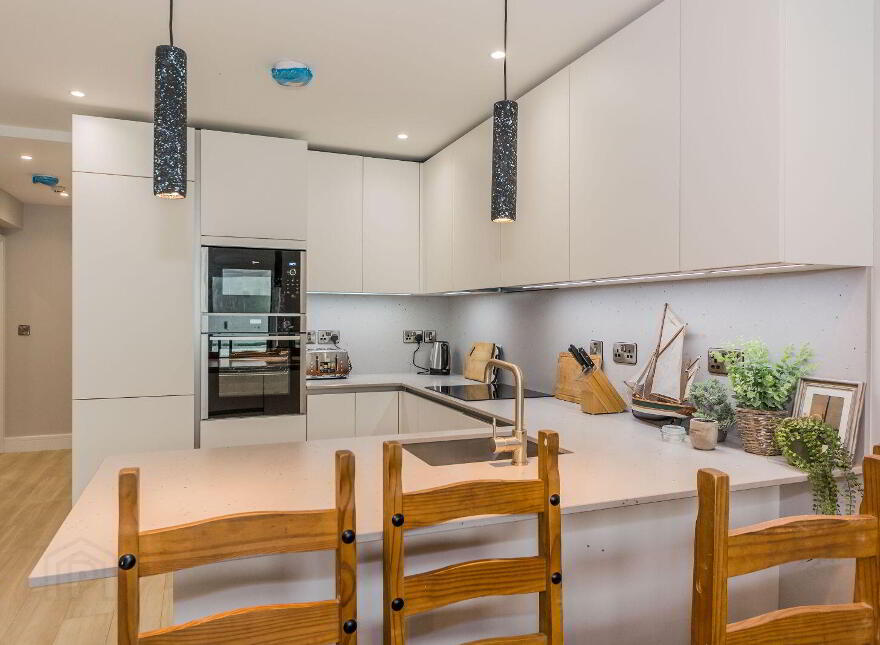 14 Les Mouettes Apartments, Crookhaven, Goleen, P81XY43