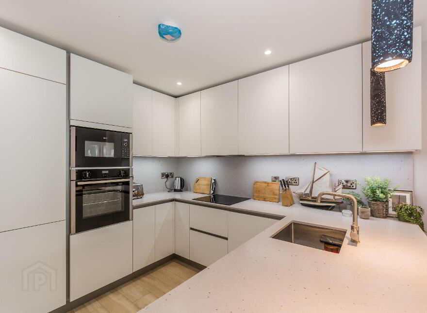 14 Les Mouettes Apartments, Crookhaven, Goleen, P81XY43