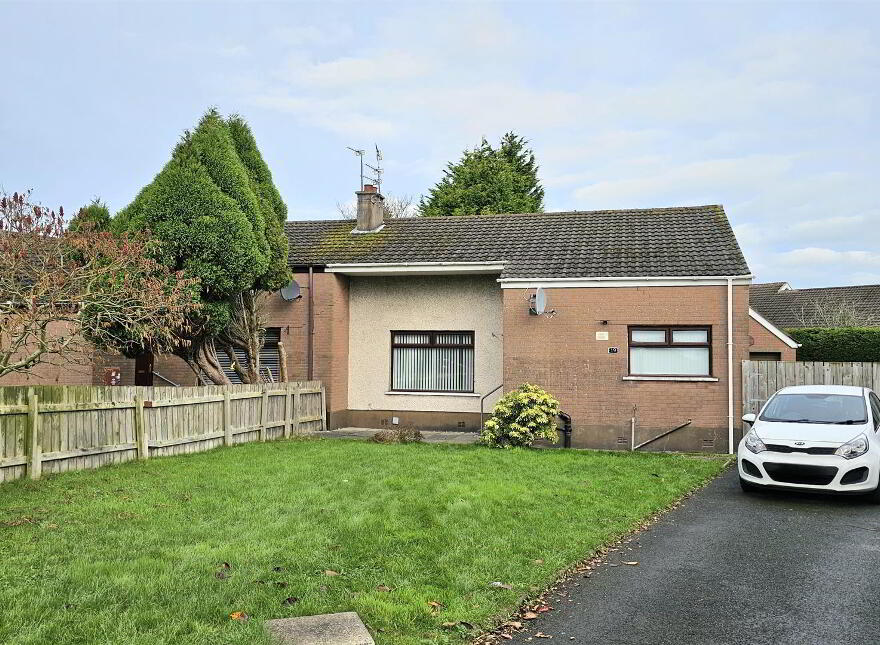 19 Marlborough Crescent, Carrickfergus, BT38 7RZ photo