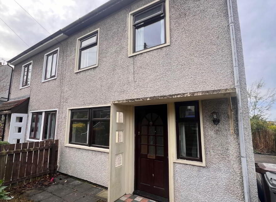 21 Chichester Park Central, Harryville, Ballymena, BT42 4BE photo