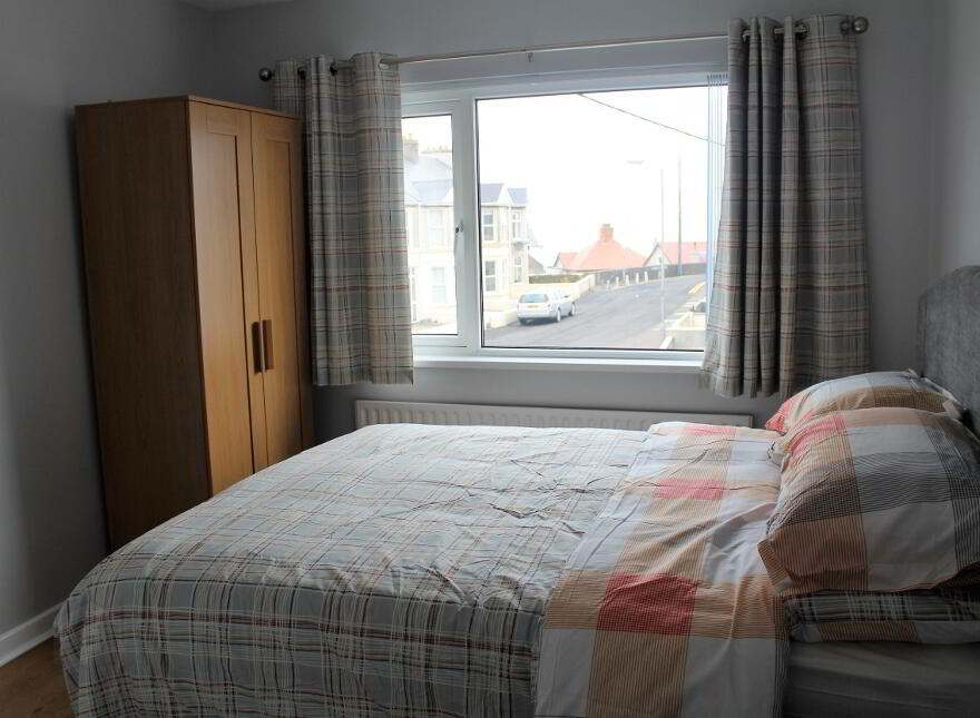 Holiday Let  2025, 2 Queenora Avenue, Portstewart, BT55 7BU