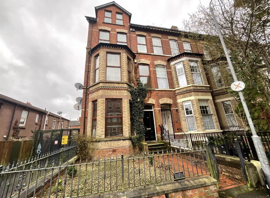 Flat 1, 34 Hopefield Avenue, Belfast, BT15 5AP photo