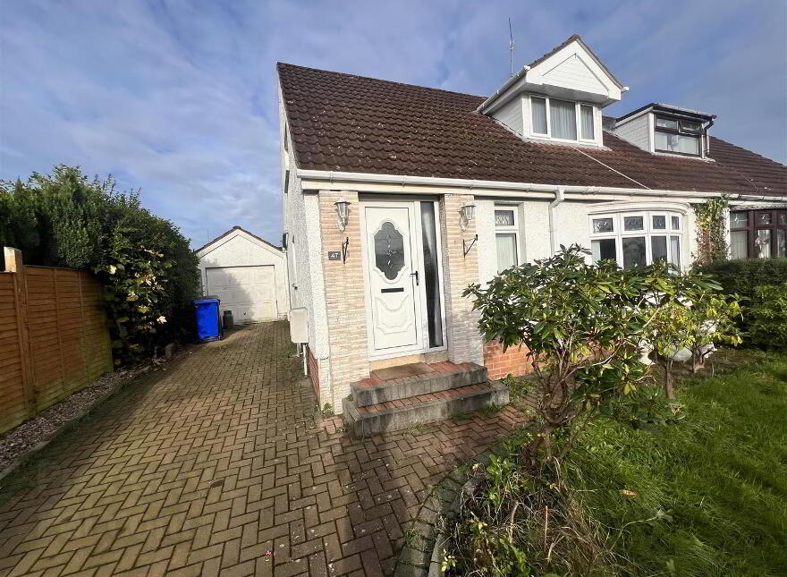 47 Ladybrook Park, Belfast, BT11 9EN photo